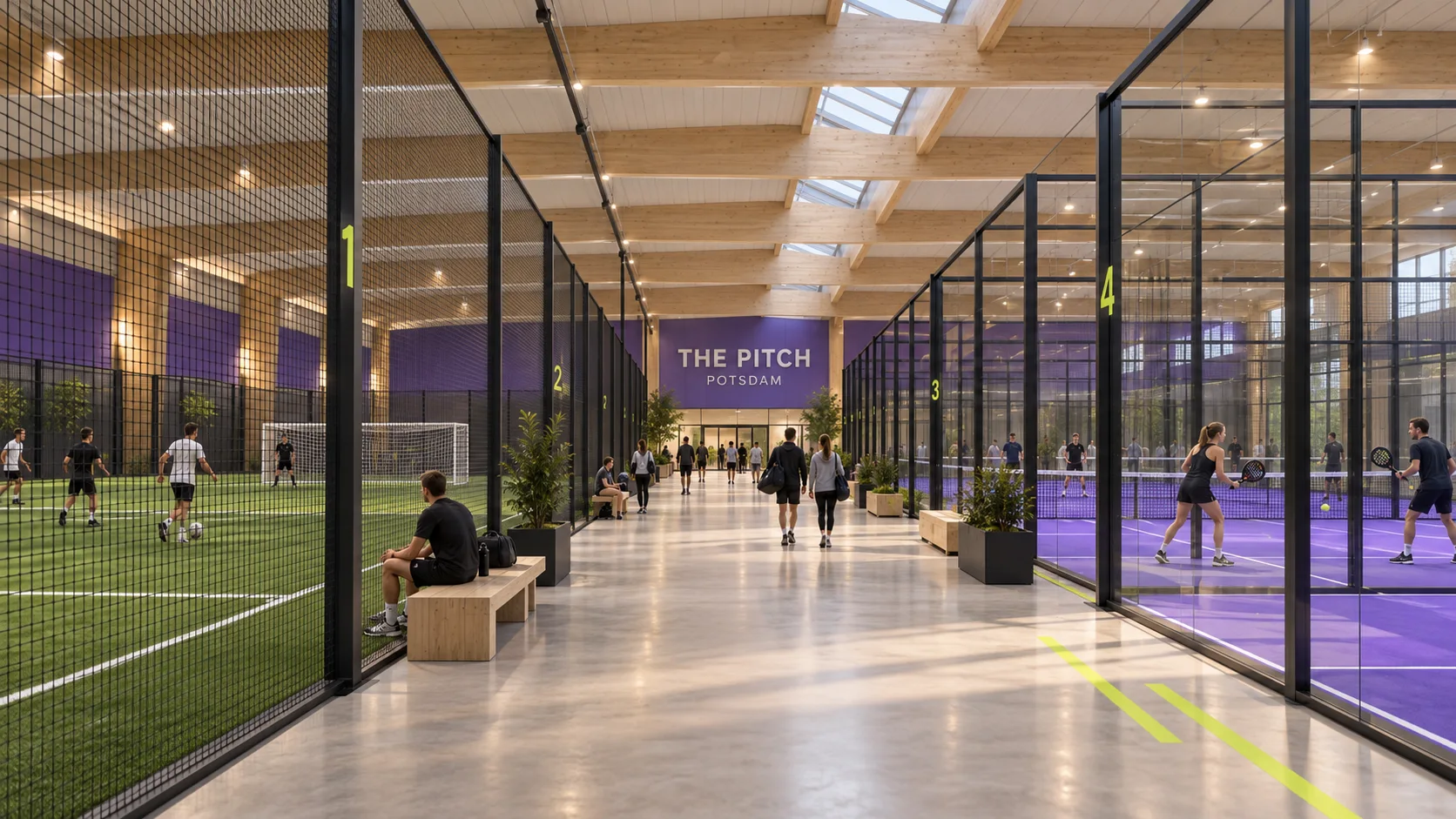 Konzeptansicht der hellen Sporthalle mit Holztragwerk, Fußballfeldern und violetten Padel-Courts